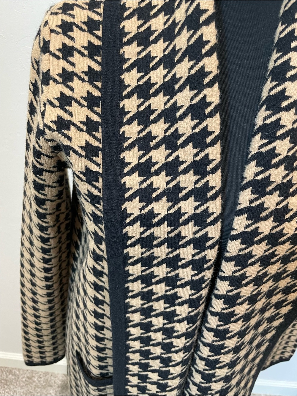 Ann Taylor Black and Tan Houndstooth Open-Front Cardigan - Picture 3 of 7